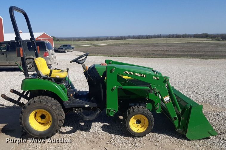 image for item DQ6975 2004 John Deere 2210 MFWD tractor