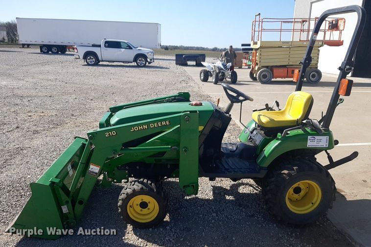 image for item DQ6975 2004 John Deere 2210 MFWD tractor