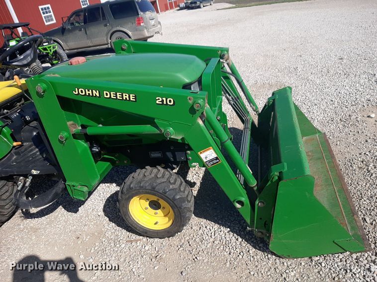 image for item DQ6975 2004 John Deere 2210 MFWD tractor