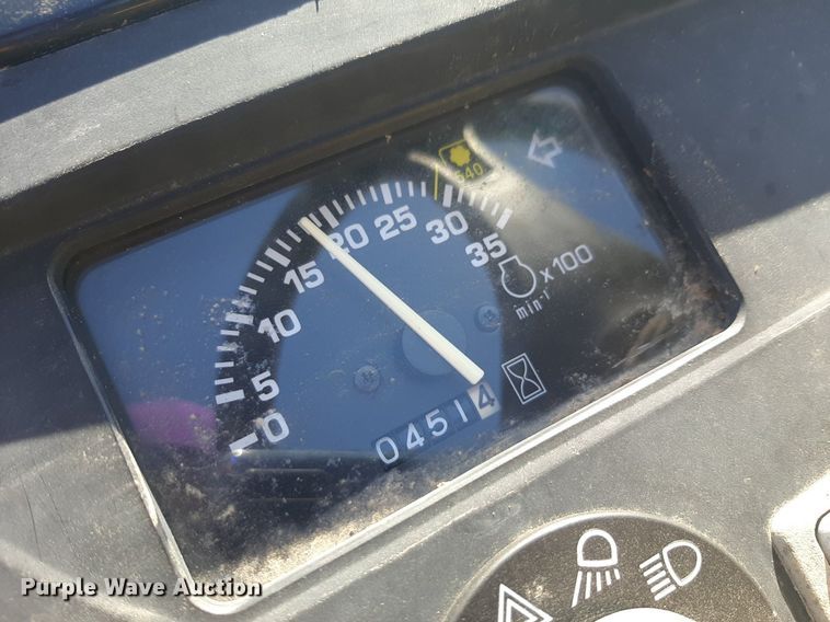 image for item DQ6975 2004 John Deere 2210 MFWD tractor