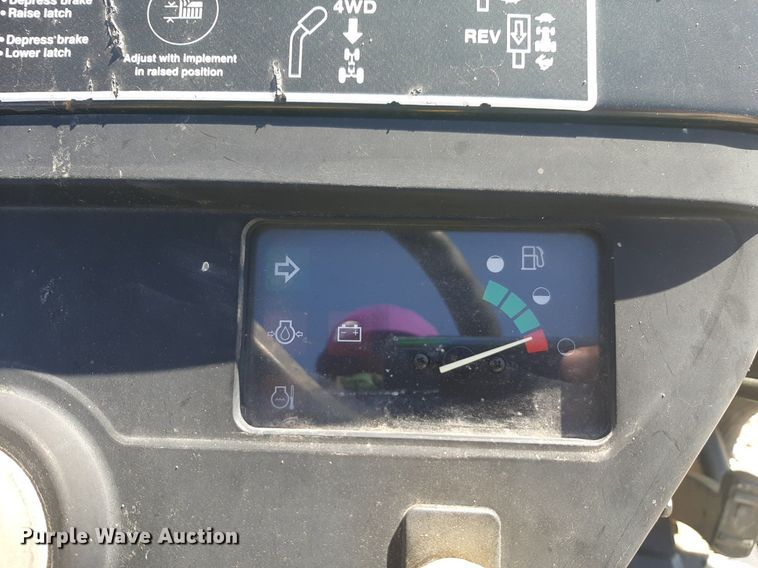 image for item DQ6975 2004 John Deere 2210 MFWD tractor