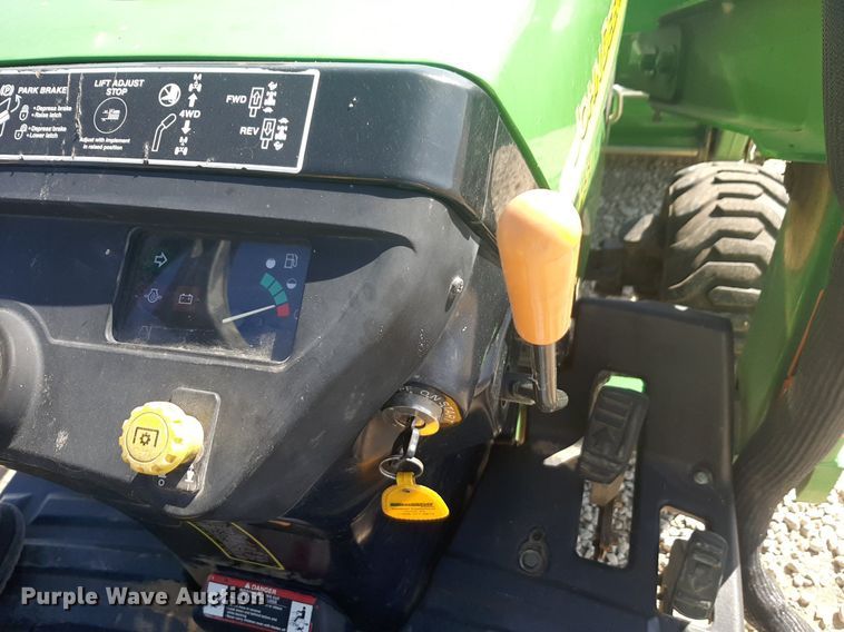 image for item DQ6975 2004 John Deere 2210 MFWD tractor