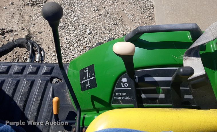image for item DQ6975 2004 John Deere 2210 MFWD tractor