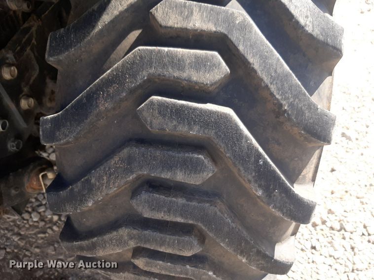 image for item DQ6975 2004 John Deere 2210 MFWD tractor