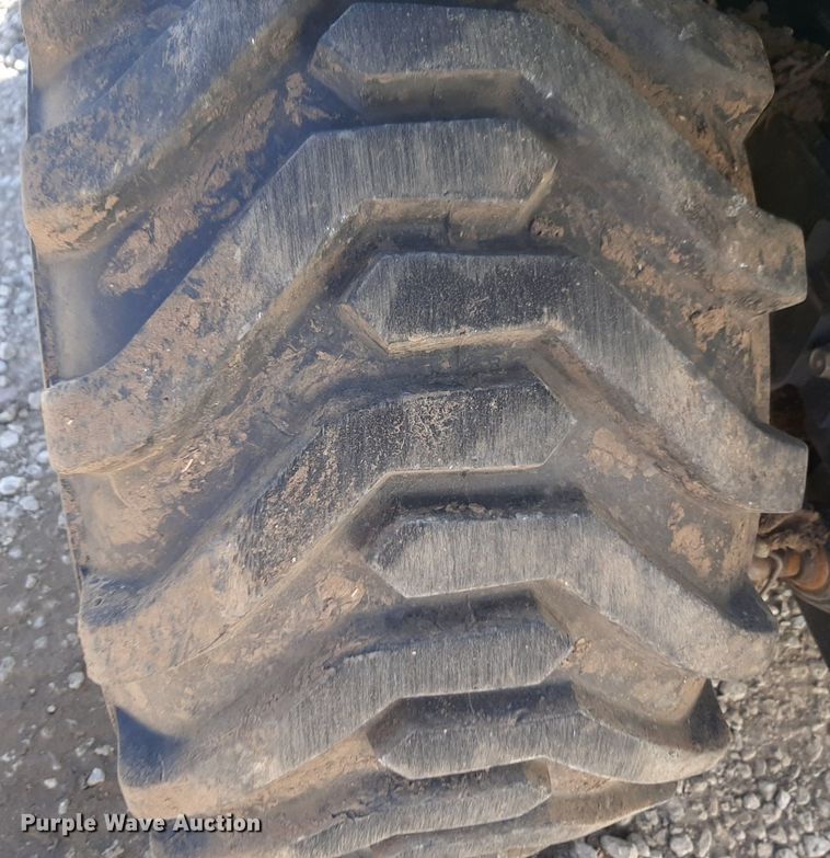 image for item DQ6975 2004 John Deere 2210 MFWD tractor