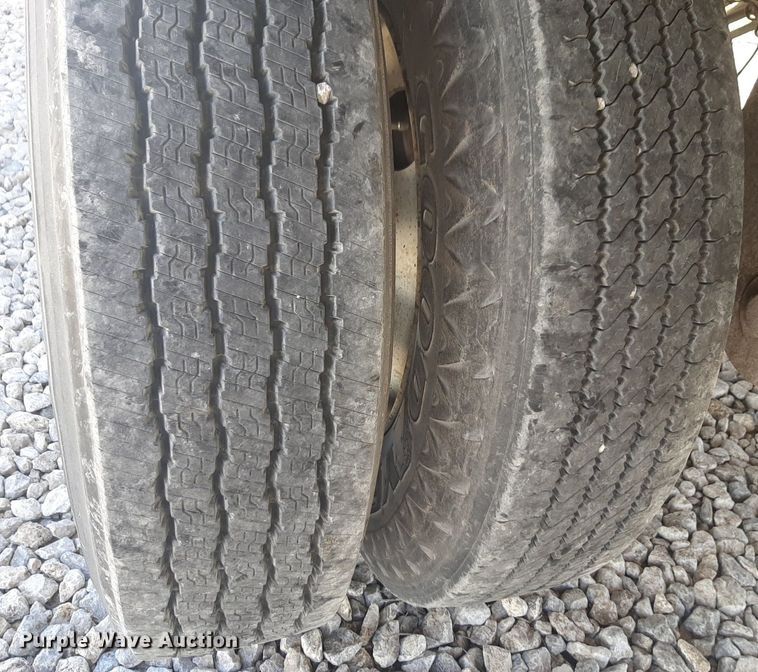 image for item DQ6988 2007 Timpte Super Hopper grain trailer