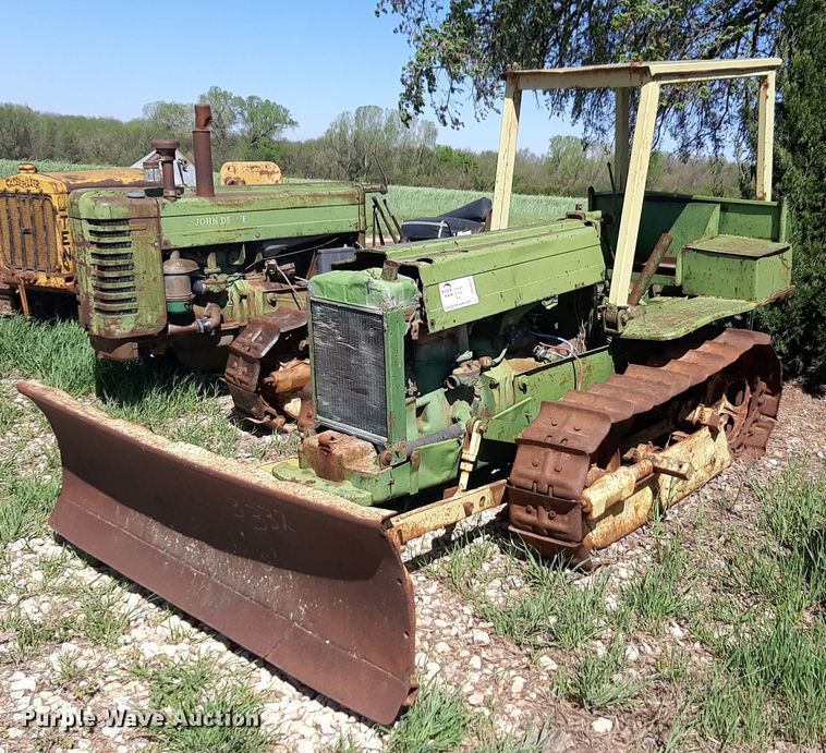 image for item DQ7011 1952 John Deere MC tractor