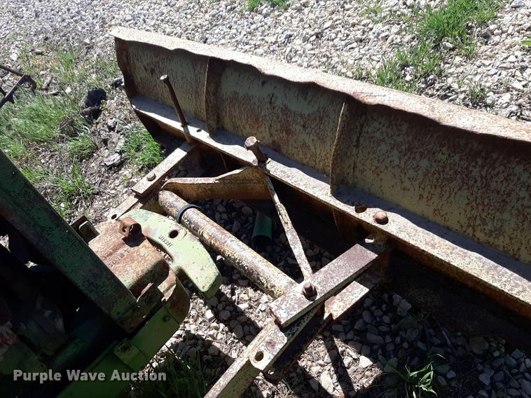 image for item DQ7011 1952 John Deere MC tractor