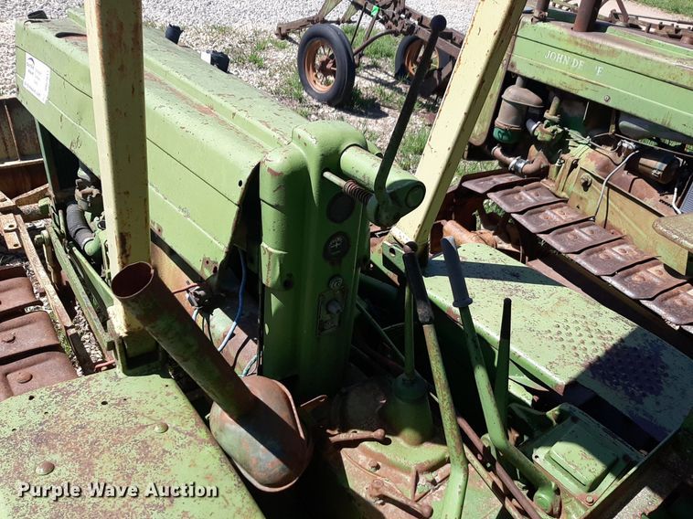 image for item DQ7011 1952 John Deere MC tractor