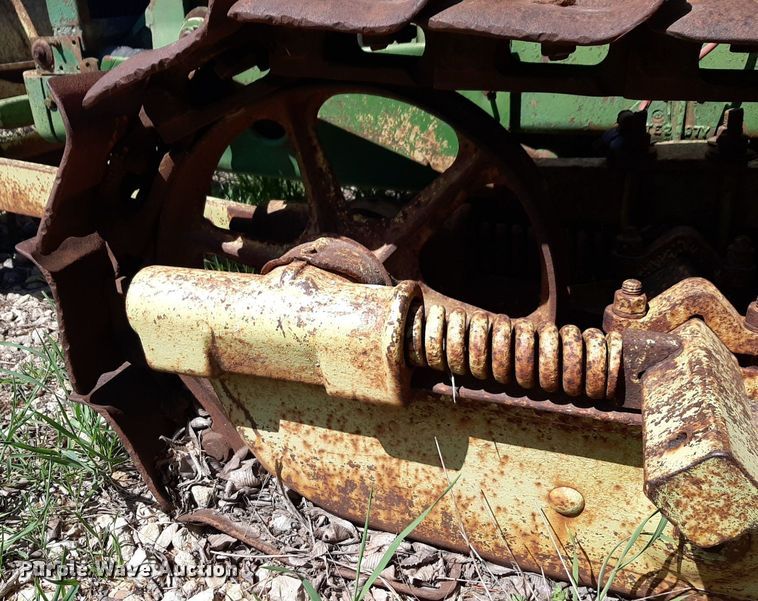 image for item DQ7011 1952 John Deere MC tractor