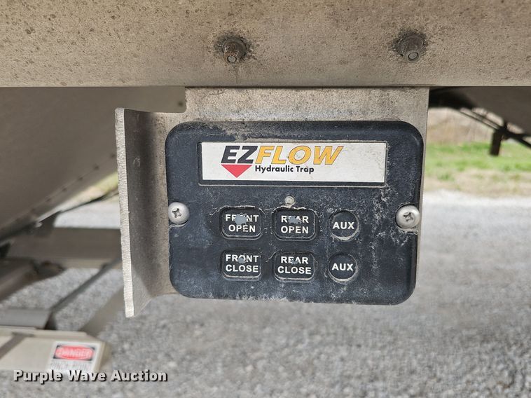 image for item DQ8688 2021 Timpte Super Hopper grain trailer