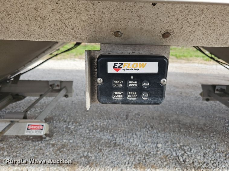 image for item DQ8689 2022 Timpte Super Hopper grain trailer