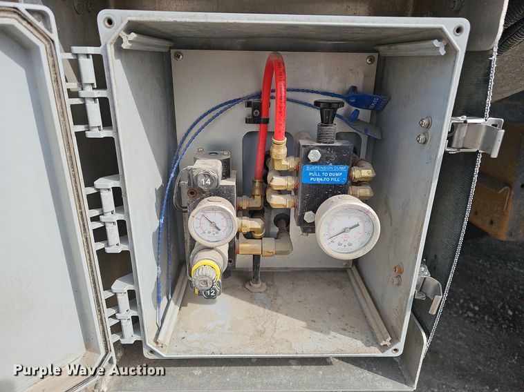 image for item DQ8689 2022 Timpte Super Hopper grain trailer