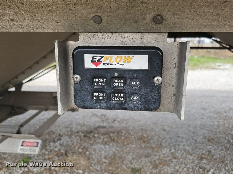 image for item DQ8690 2023 Timpte Super Hopper grain trailer