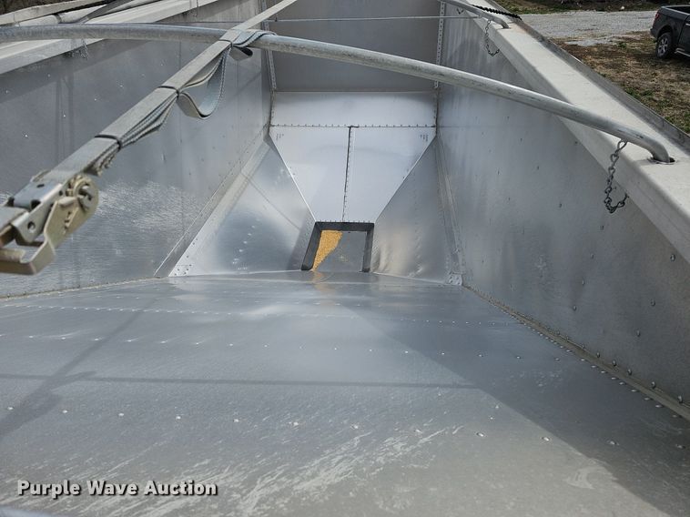 image for item DQ8690 2023 Timpte Super Hopper grain trailer