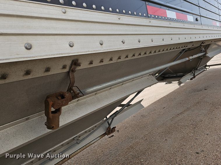 image for item DQ8692 2017 Timpte Super Hopper grain trailer