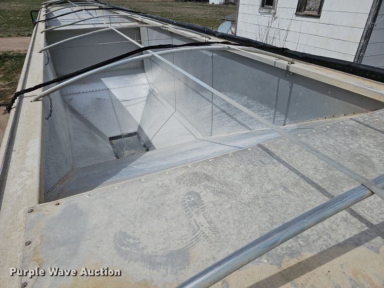 image for item DQ8692 2017 Timpte Super Hopper grain trailer