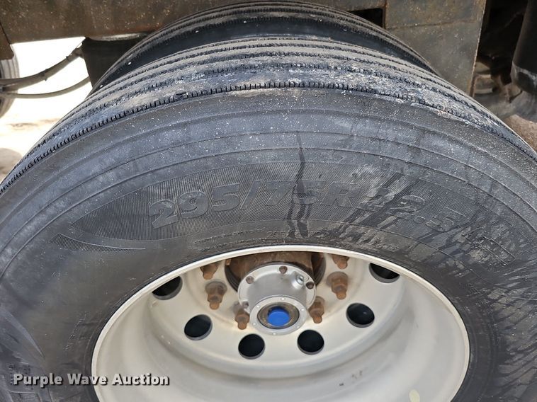 image for item DQ8692 2017 Timpte Super Hopper grain trailer