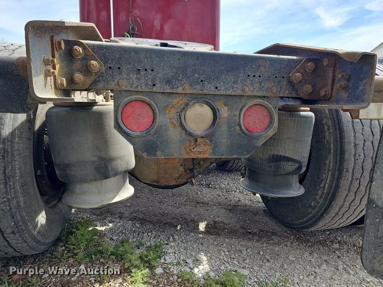 image for item DQ8693 1999 Freightliner Century Class semi truck