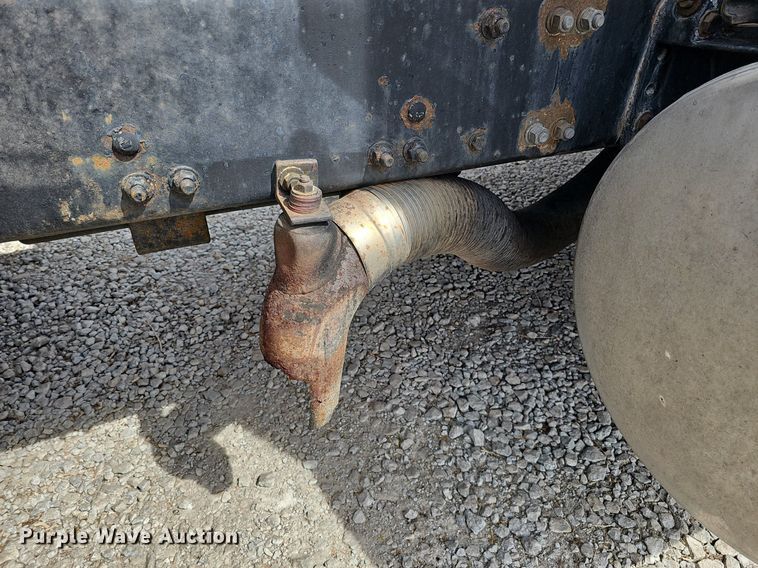 image for item DQ8693 1999 Freightliner Century Class semi truck