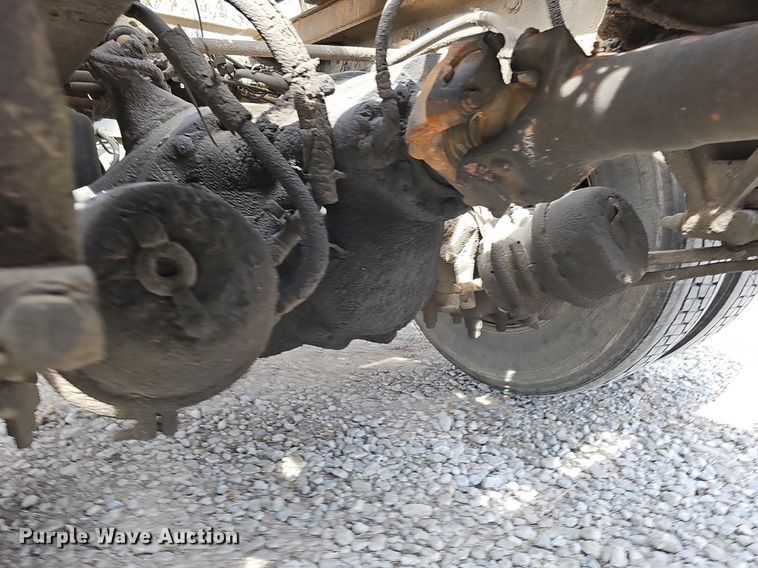 image for item DQ8693 1999 Freightliner Century Class semi truck