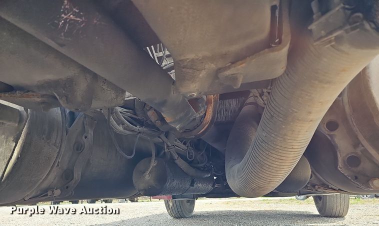 image for item DQ8693 1999 Freightliner Century Class semi truck