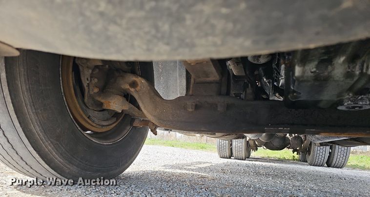 image for item DQ8693 1999 Freightliner Century Class semi truck