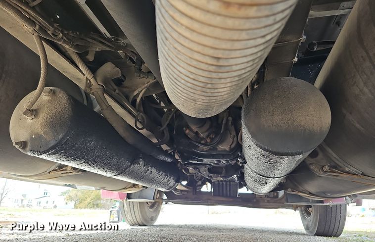 image for item DQ8693 1999 Freightliner Century Class semi truck