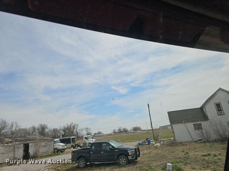 image for item DQ8693 1999 Freightliner Century Class semi truck