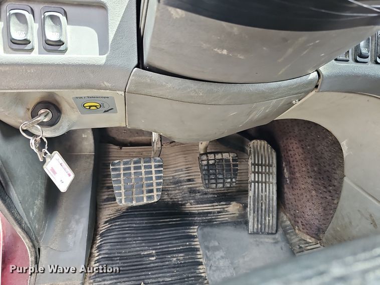 image for item DQ8693 1999 Freightliner Century Class semi truck