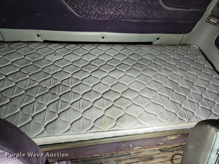 image for item DQ8693 1999 Freightliner Century Class semi truck