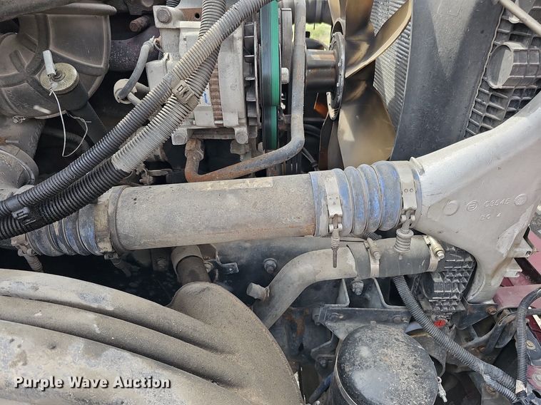 image for item DQ8693 1999 Freightliner Century Class semi truck