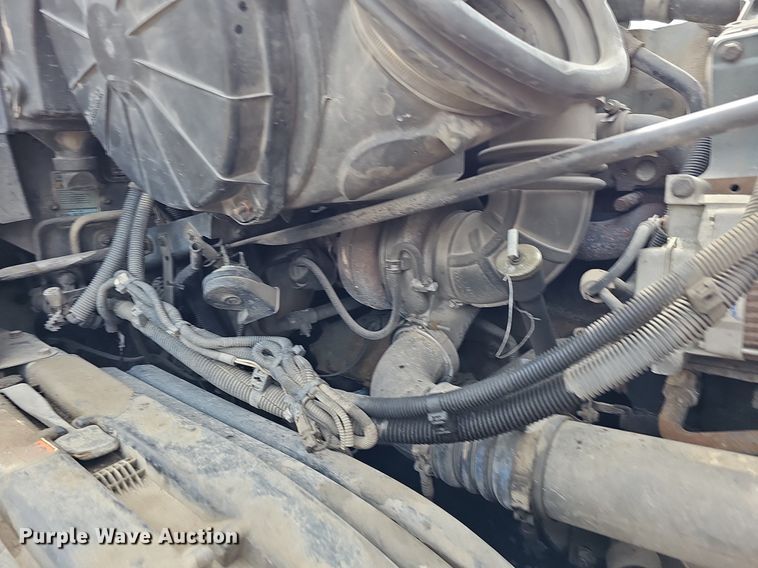 image for item DQ8693 1999 Freightliner Century Class semi truck