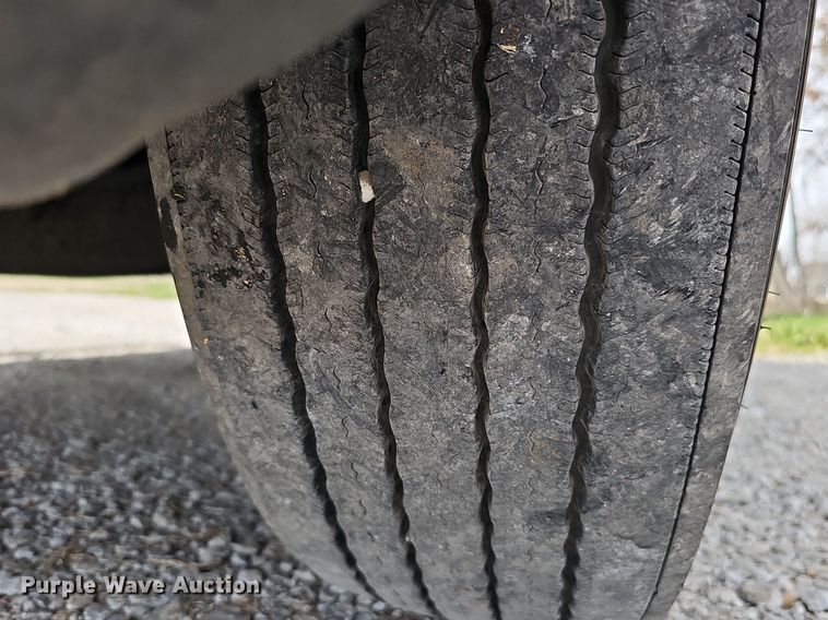 image for item DQ8693 1999 Freightliner Century Class semi truck