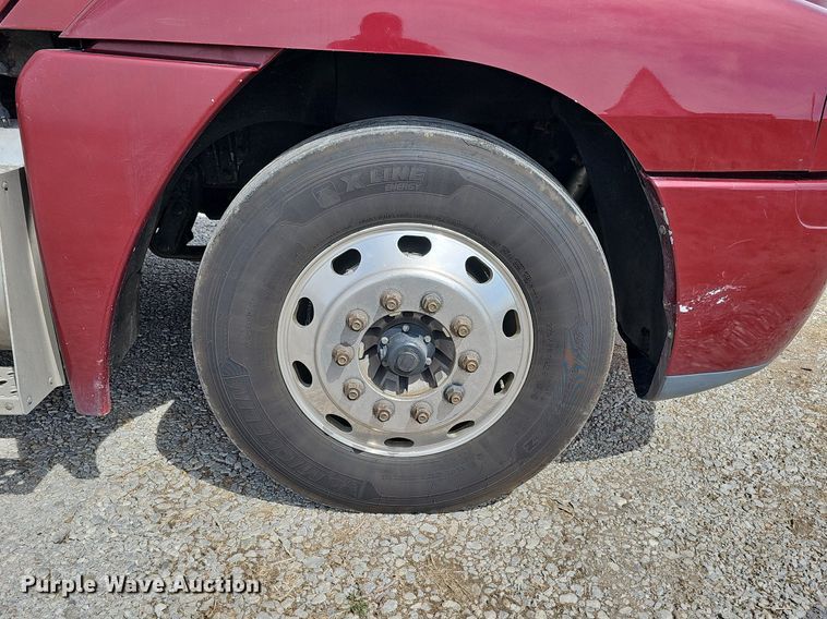 image for item DQ8693 1999 Freightliner Century Class semi truck