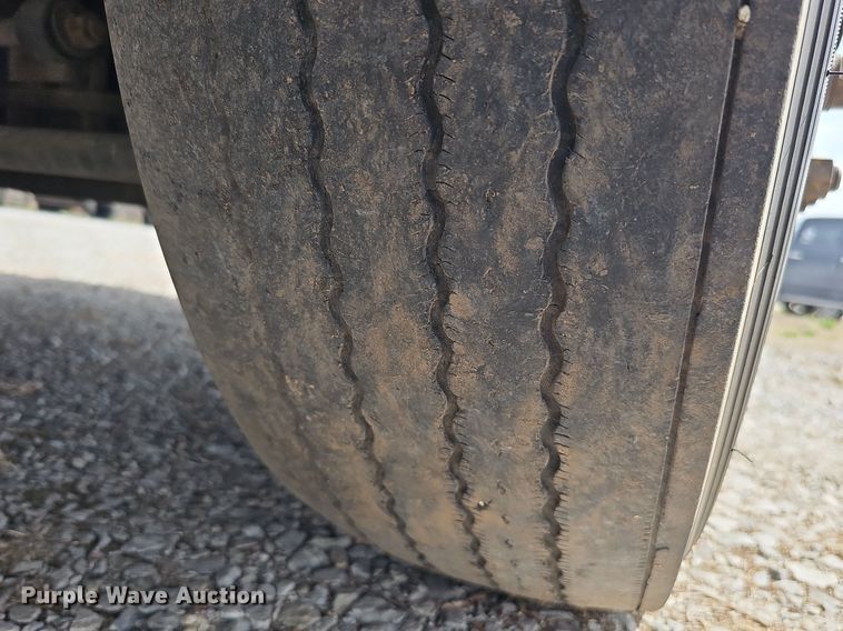 image for item DQ8693 1999 Freightliner Century Class semi truck