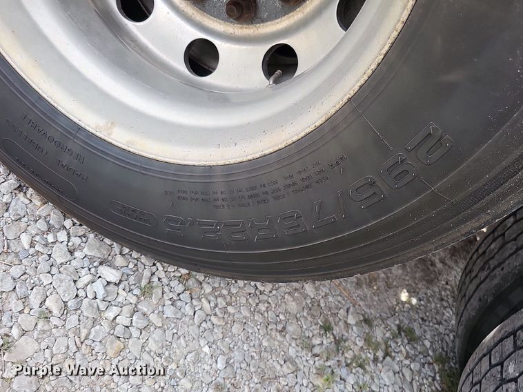 image for item DQ8693 1999 Freightliner Century Class semi truck