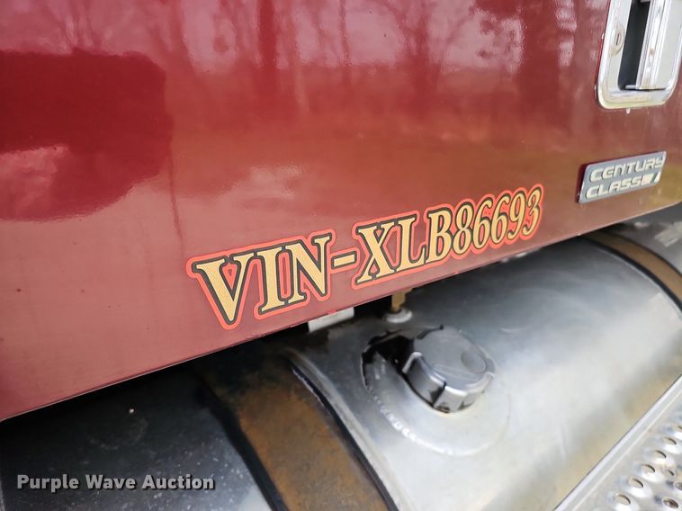 image for item DQ8693 1999 Freightliner Century Class semi truck