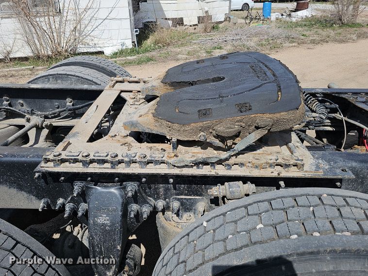 image for item DQ8694 2015 Freightliner Cascadia 125 semi truck