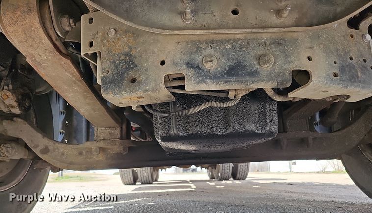 image for item DQ8694 2015 Freightliner Cascadia 125 semi truck