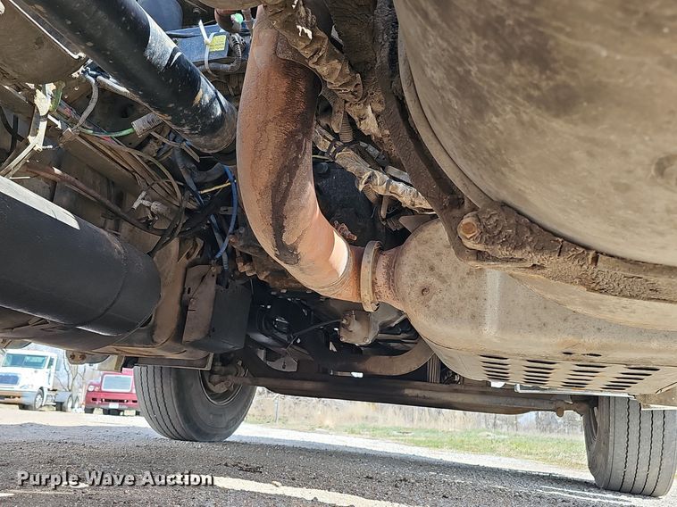 image for item DQ8694 2015 Freightliner Cascadia 125 semi truck