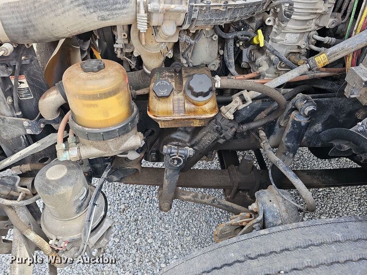 image for item DQ8694 2015 Freightliner Cascadia 125 semi truck