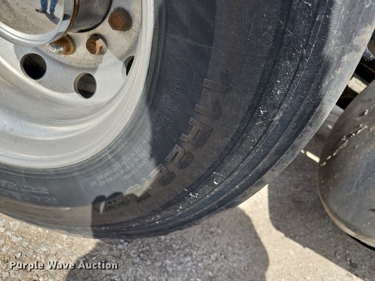 image for item DQ8694 2015 Freightliner Cascadia 125 semi truck