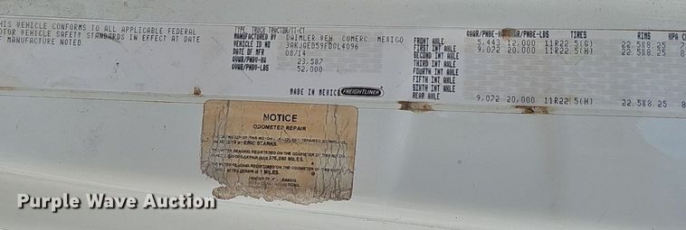 image for item DQ8694 2015 Freightliner Cascadia 125 semi truck