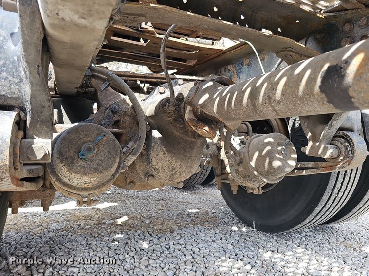 image for item DQ8695 2007 Freightliner Columbia semi truck