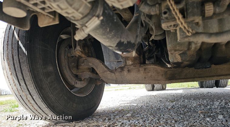 image for item DQ8695 2007 Freightliner Columbia semi truck