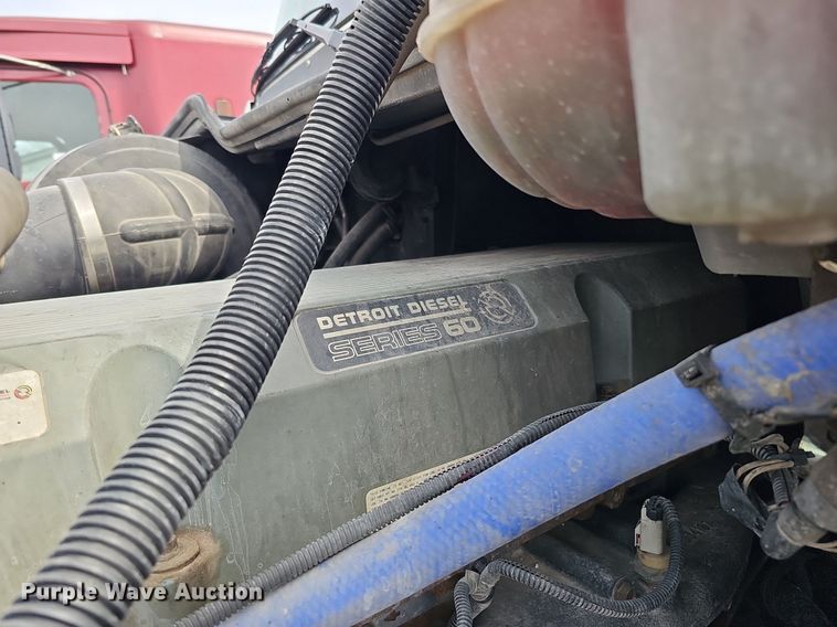 image for item DQ8695 2007 Freightliner Columbia semi truck