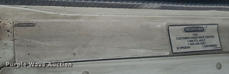 image for item DQ8695 2007 Freightliner Columbia semi truck