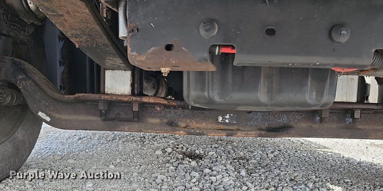 image for item DQ8696 2013 Freightliner Cascadia semi truck