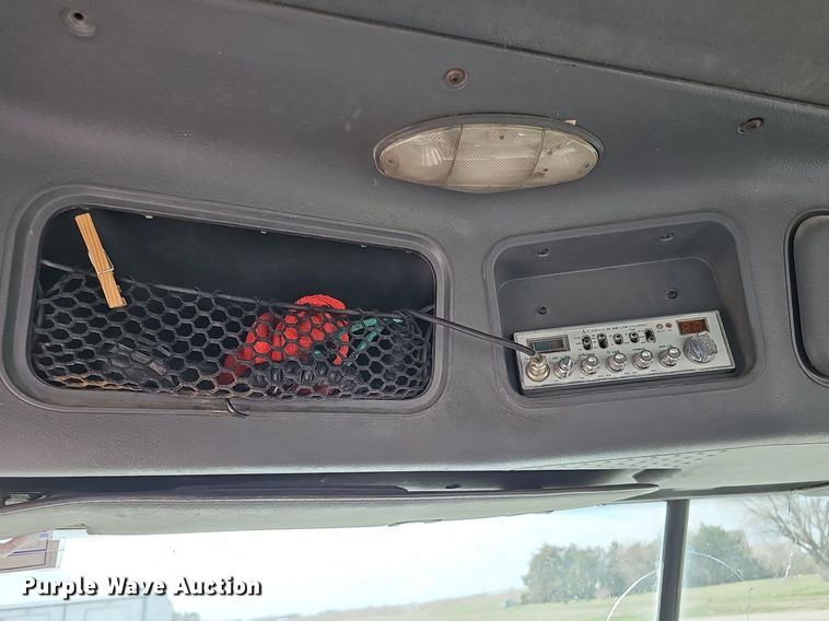 image for item DQ8696 2013 Freightliner Cascadia semi truck